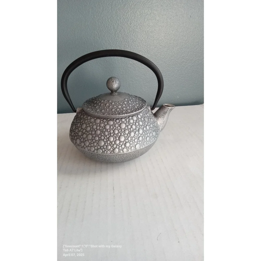Silver Teapot with Black Handle Textured Bubble Design‎ Tea Pot Kettle